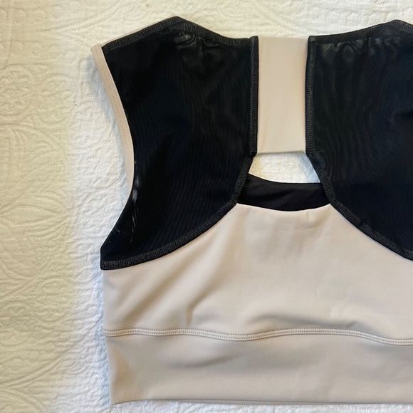 NWOT Forme Posture Sports bra - Picture 4 of 5